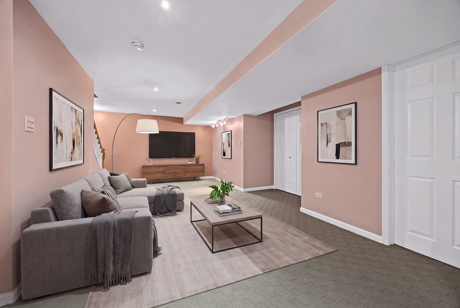 2012 Clover Lane Unit: 2012