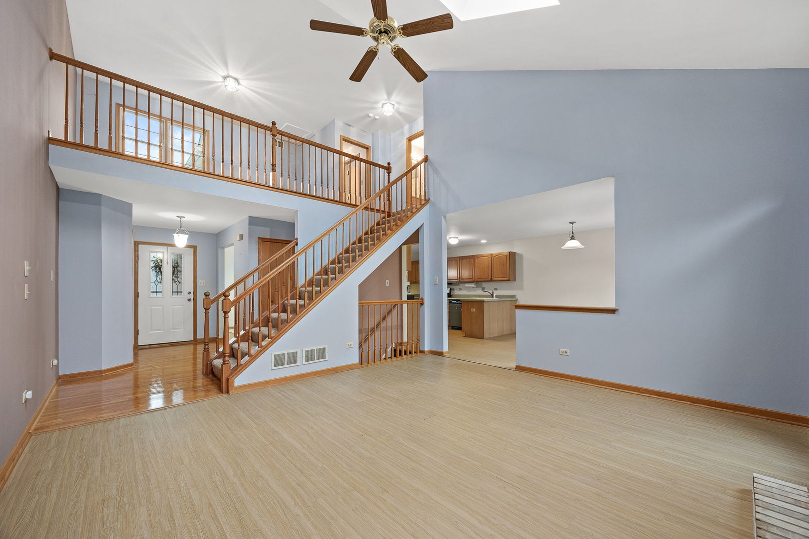 2012 Clover Lane Unit: 2012