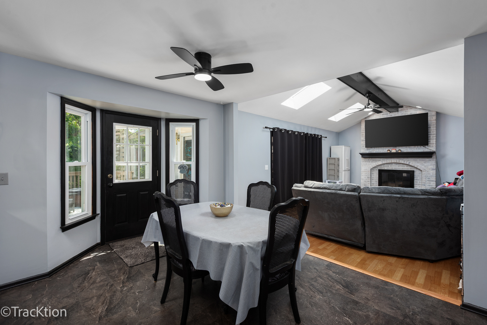 360 Lakeview Drive