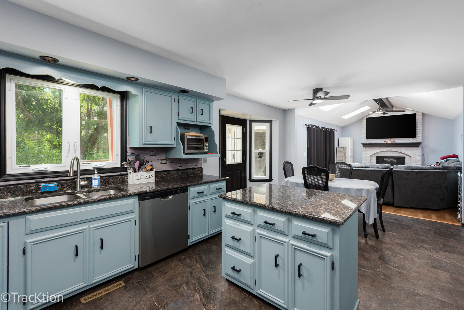 360 Lakeview Drive