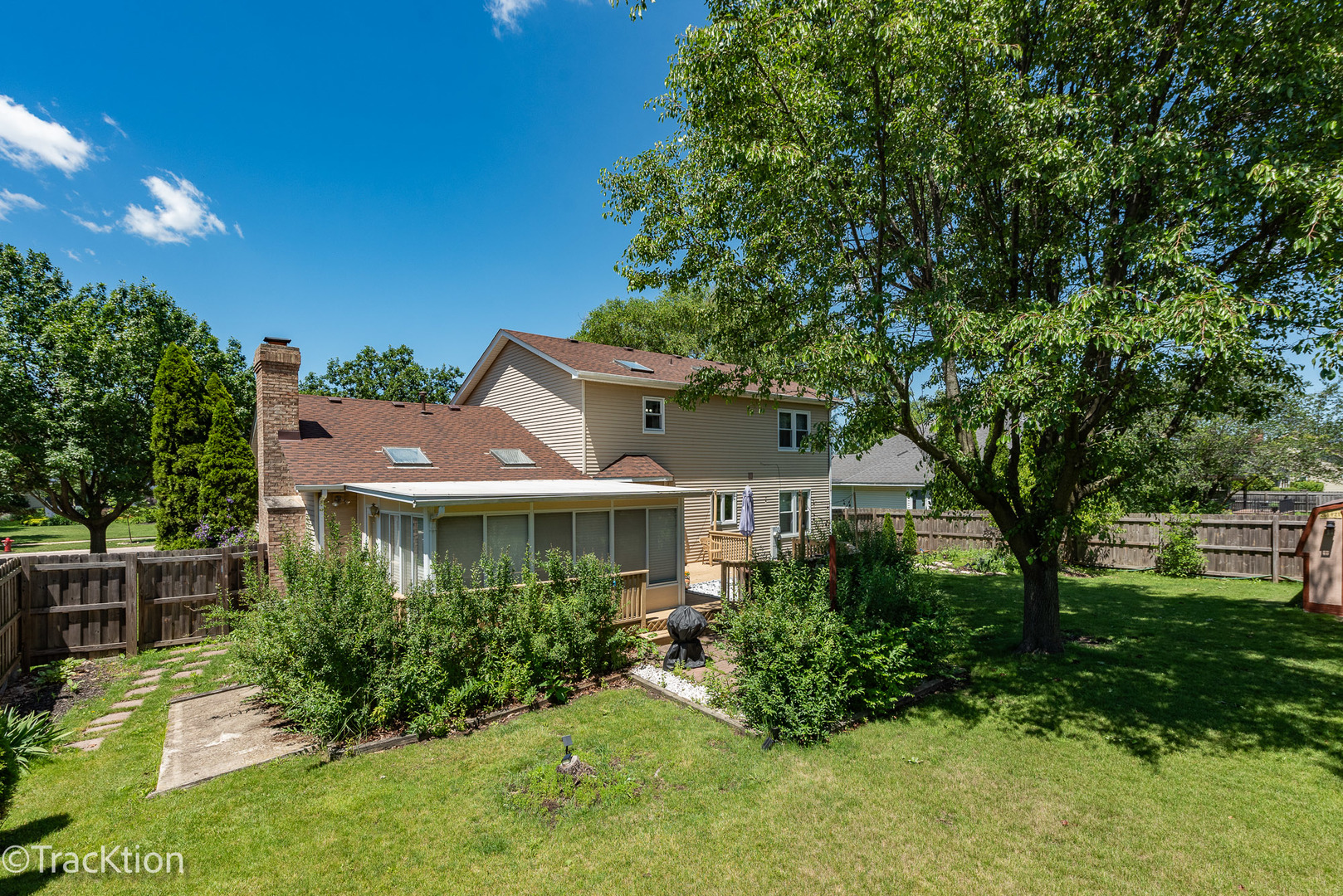 360 Lakeview Drive
