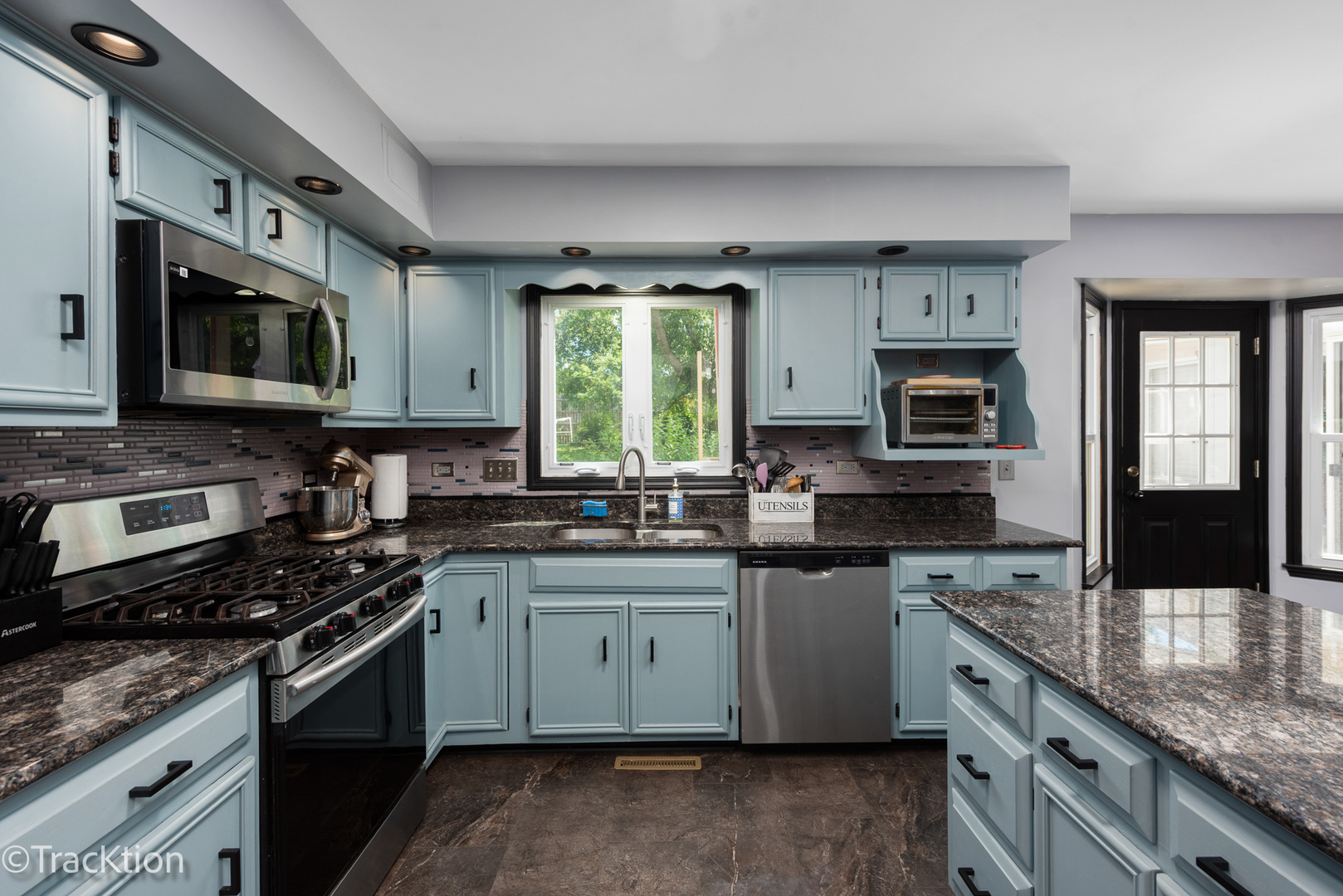 360 Lakeview Drive