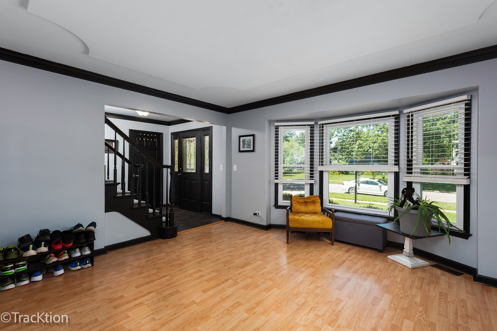 360 Lakeview Drive