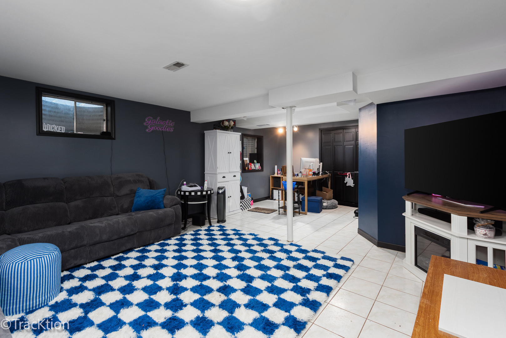 360 Lakeview Drive