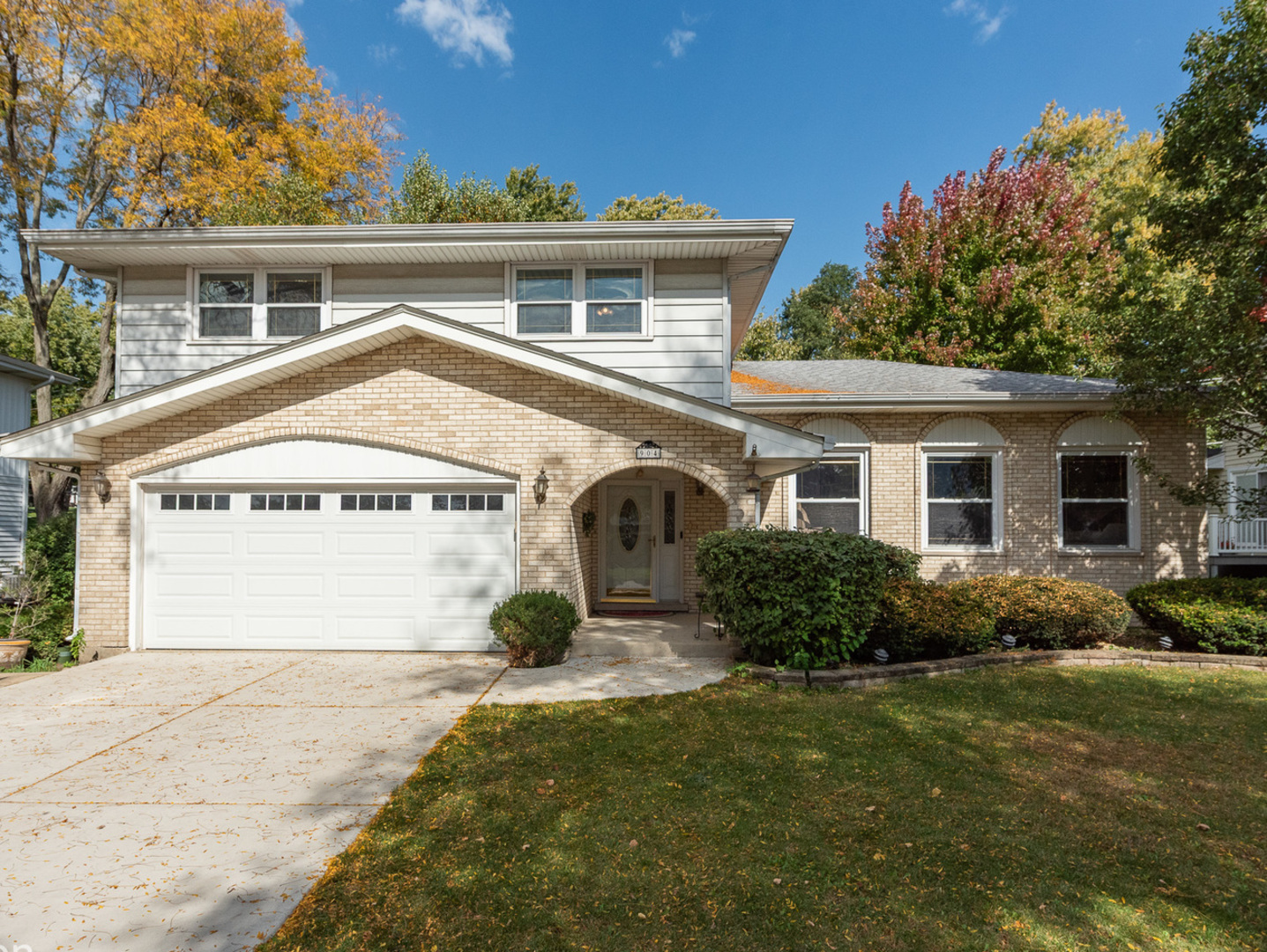 904 Weatherbee Avenue