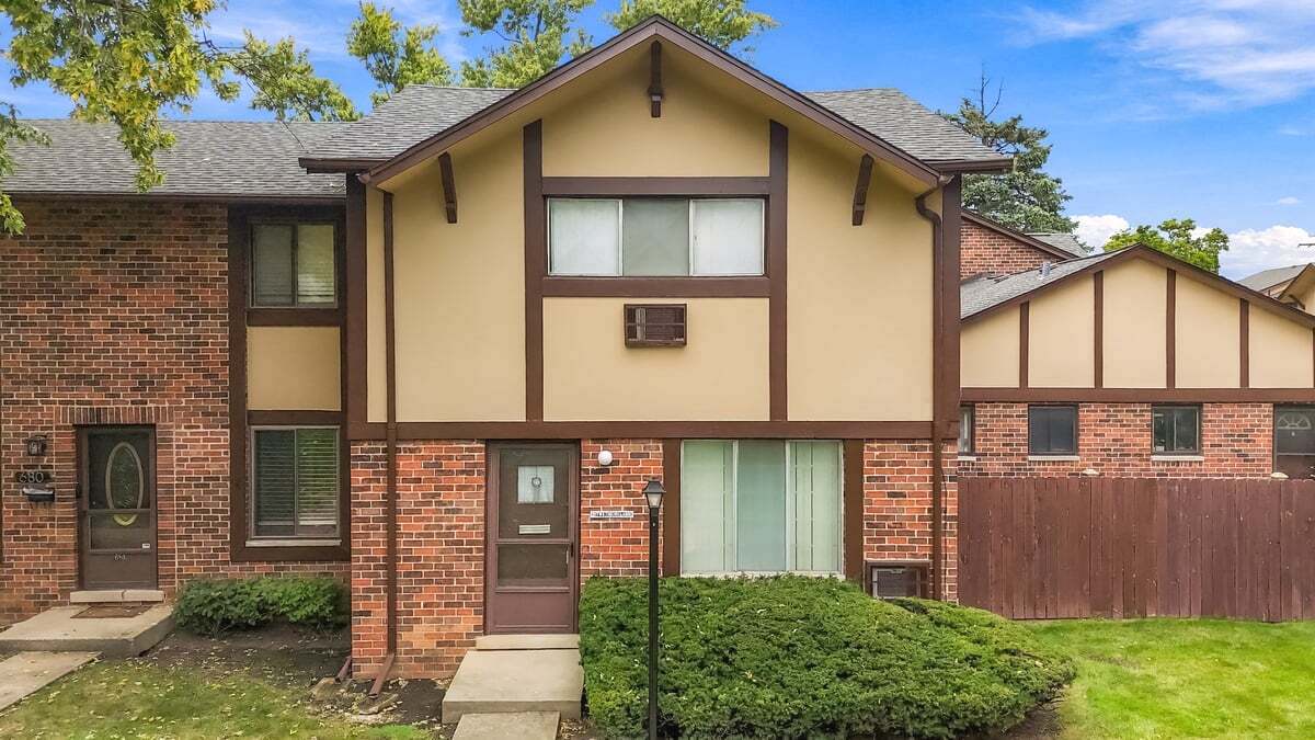 17W678 Kirkland Lane