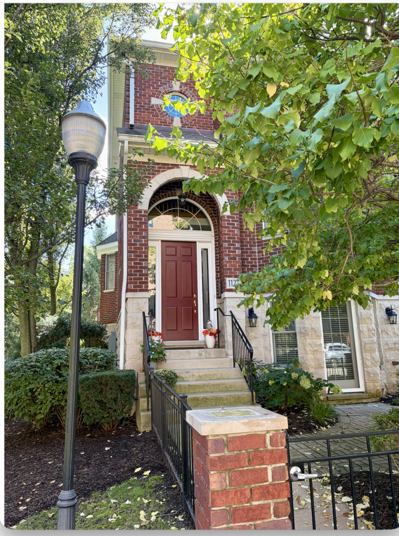 1127 Gilbert Avenue Unit: 1127