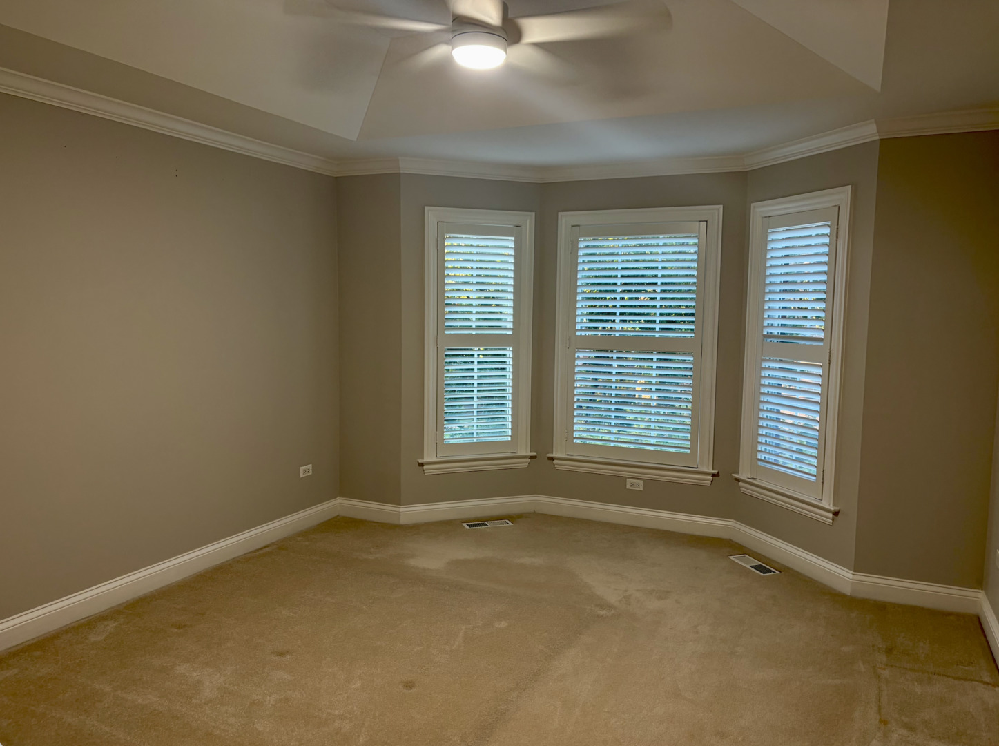 1127 Gilbert Avenue Unit: 1127