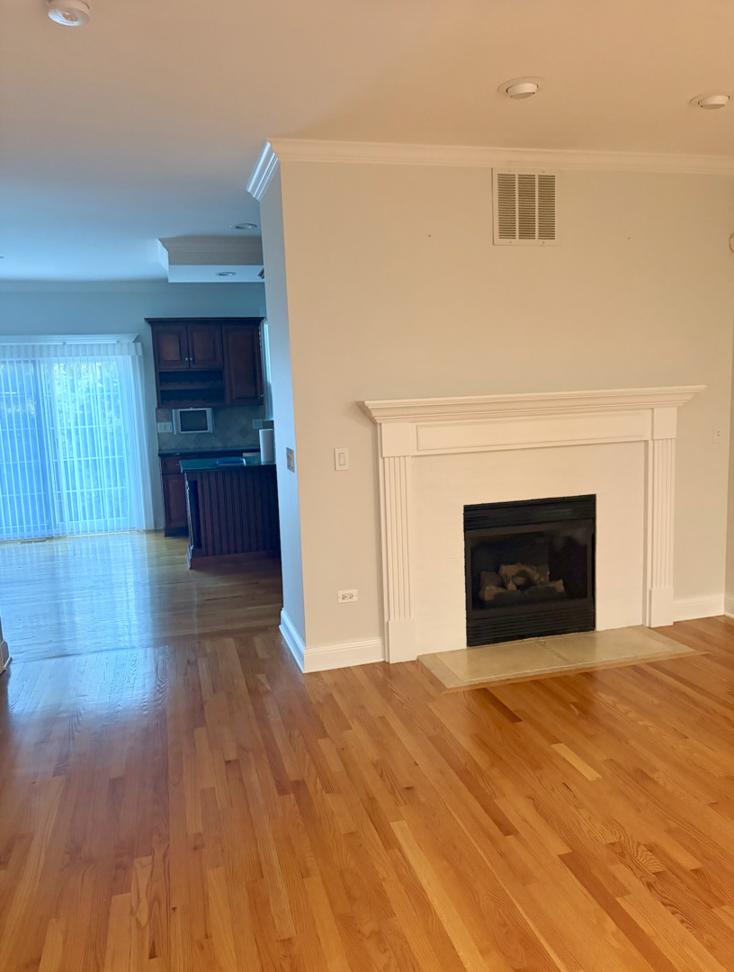 1127 Gilbert Avenue Unit: 1127