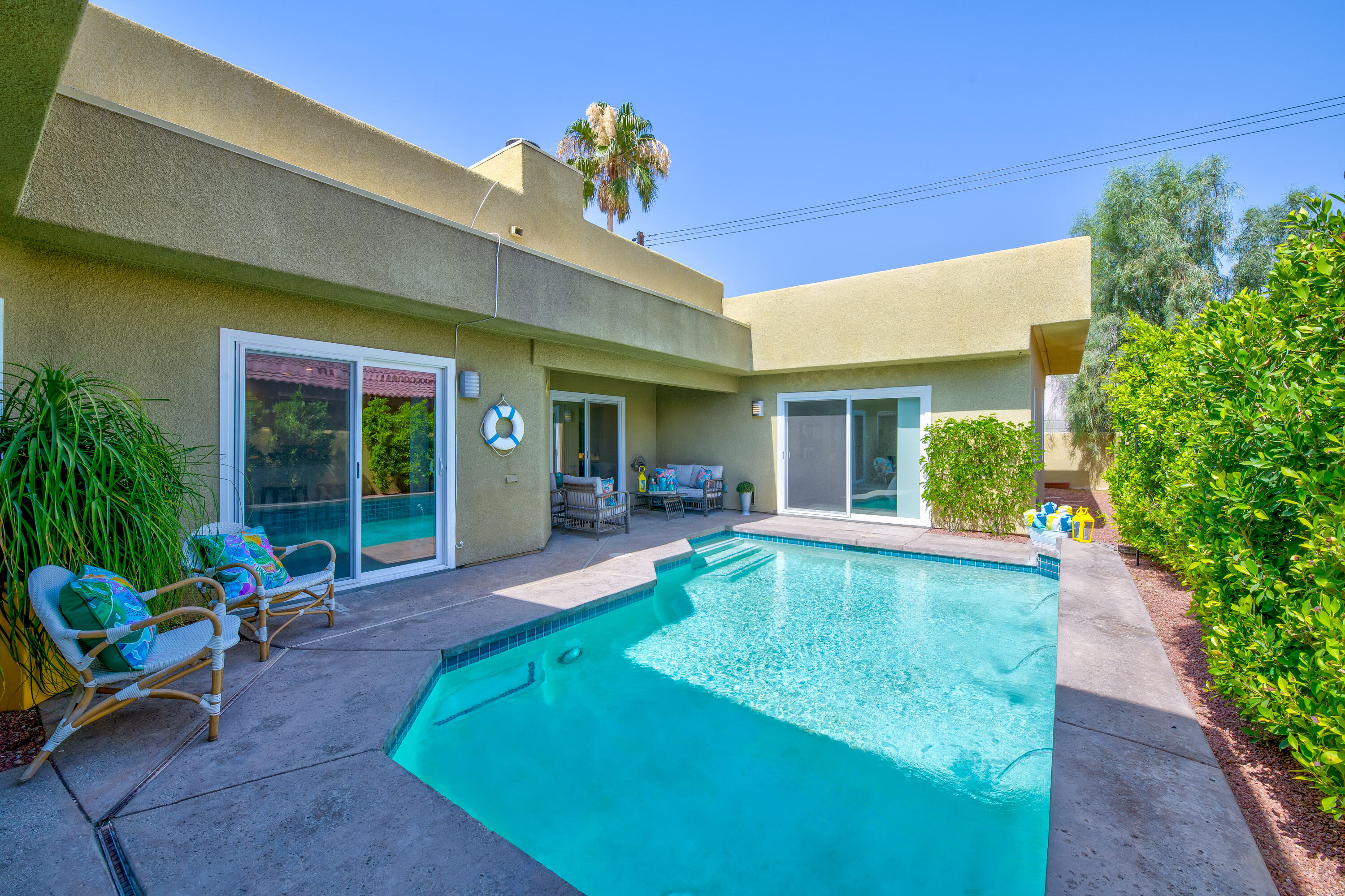 54465 Avenida Alvarado