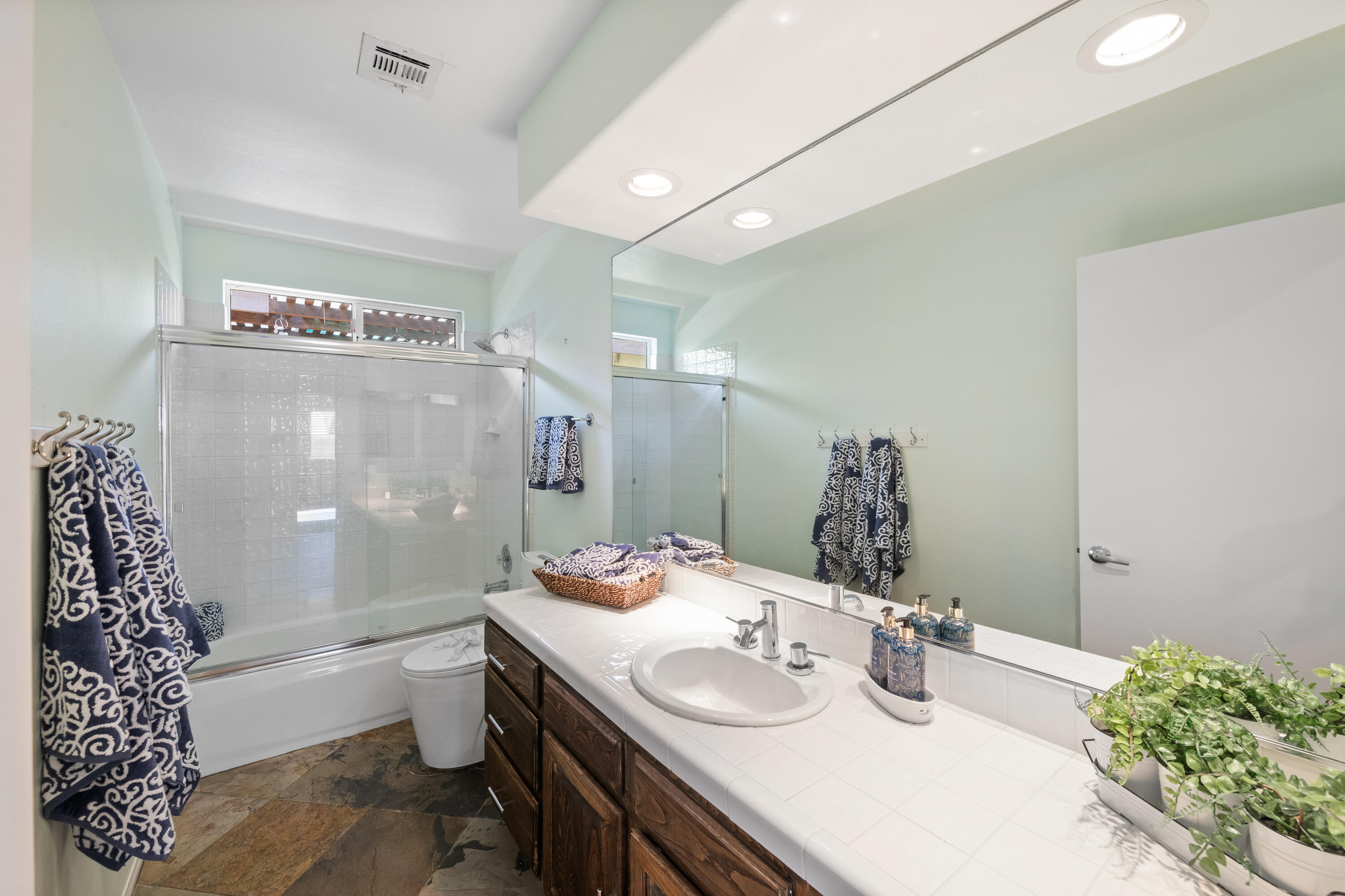 54465 Avenida Alvarado