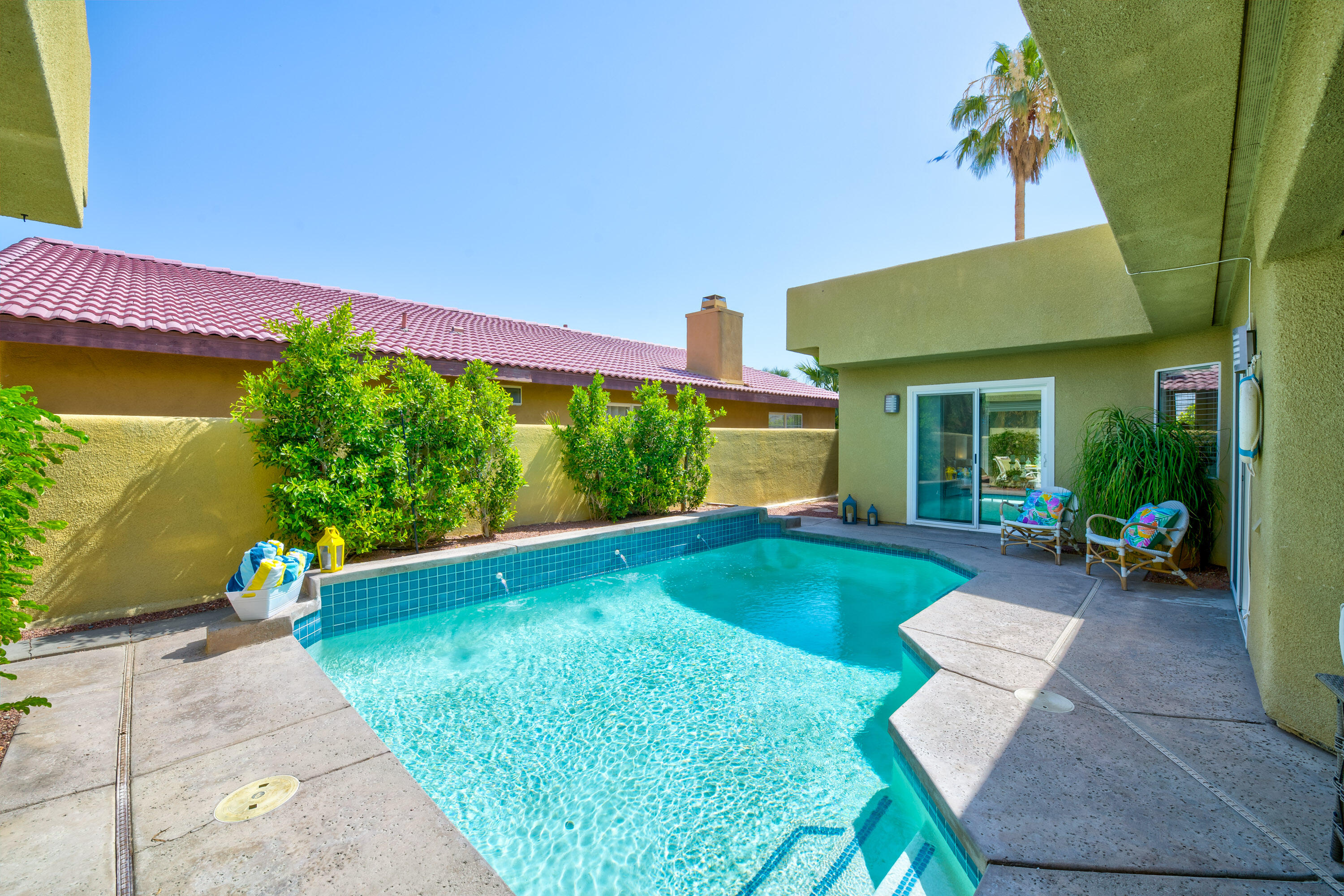 54465 Avenida Alvarado