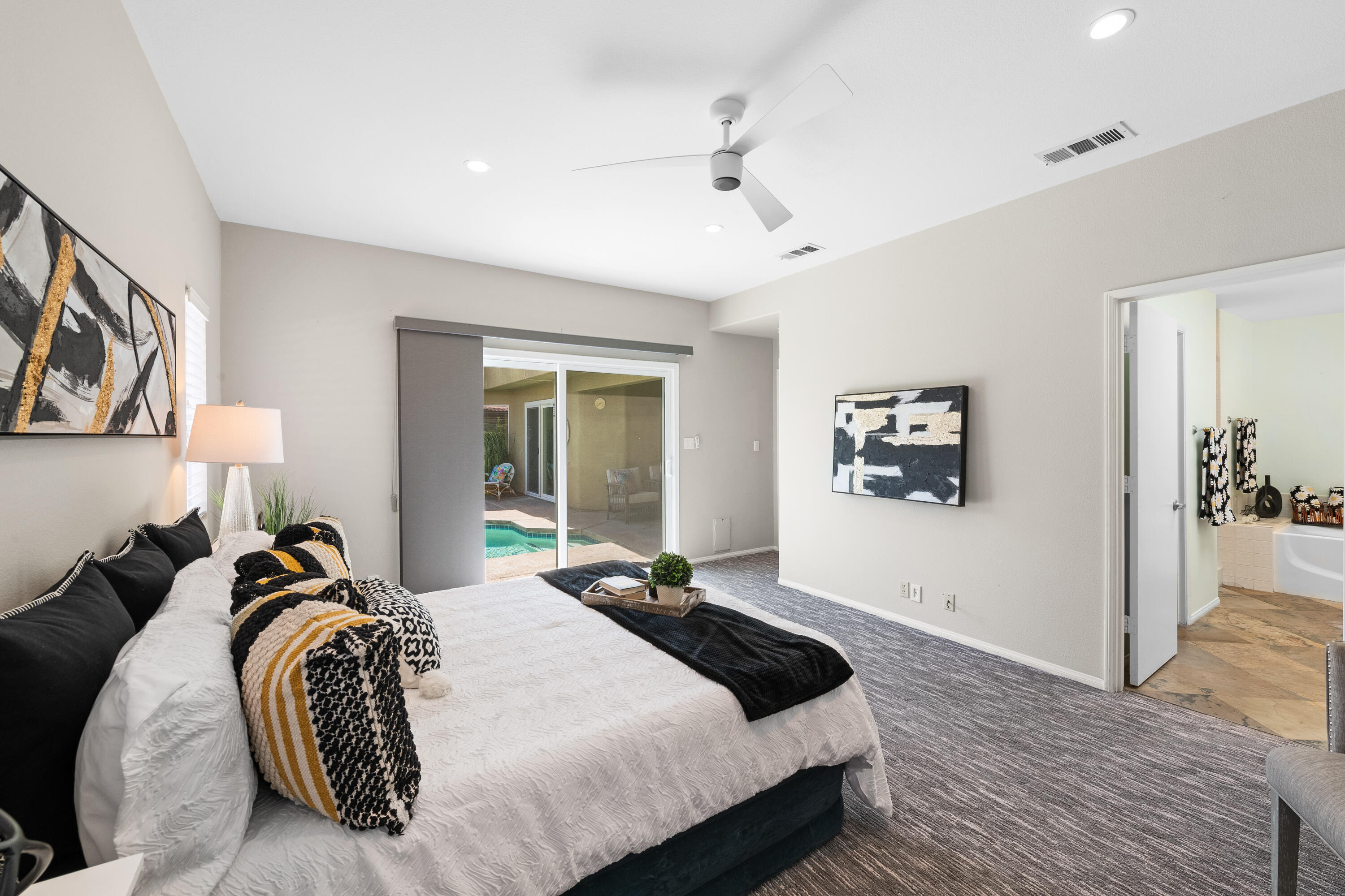 54465 Avenida Alvarado