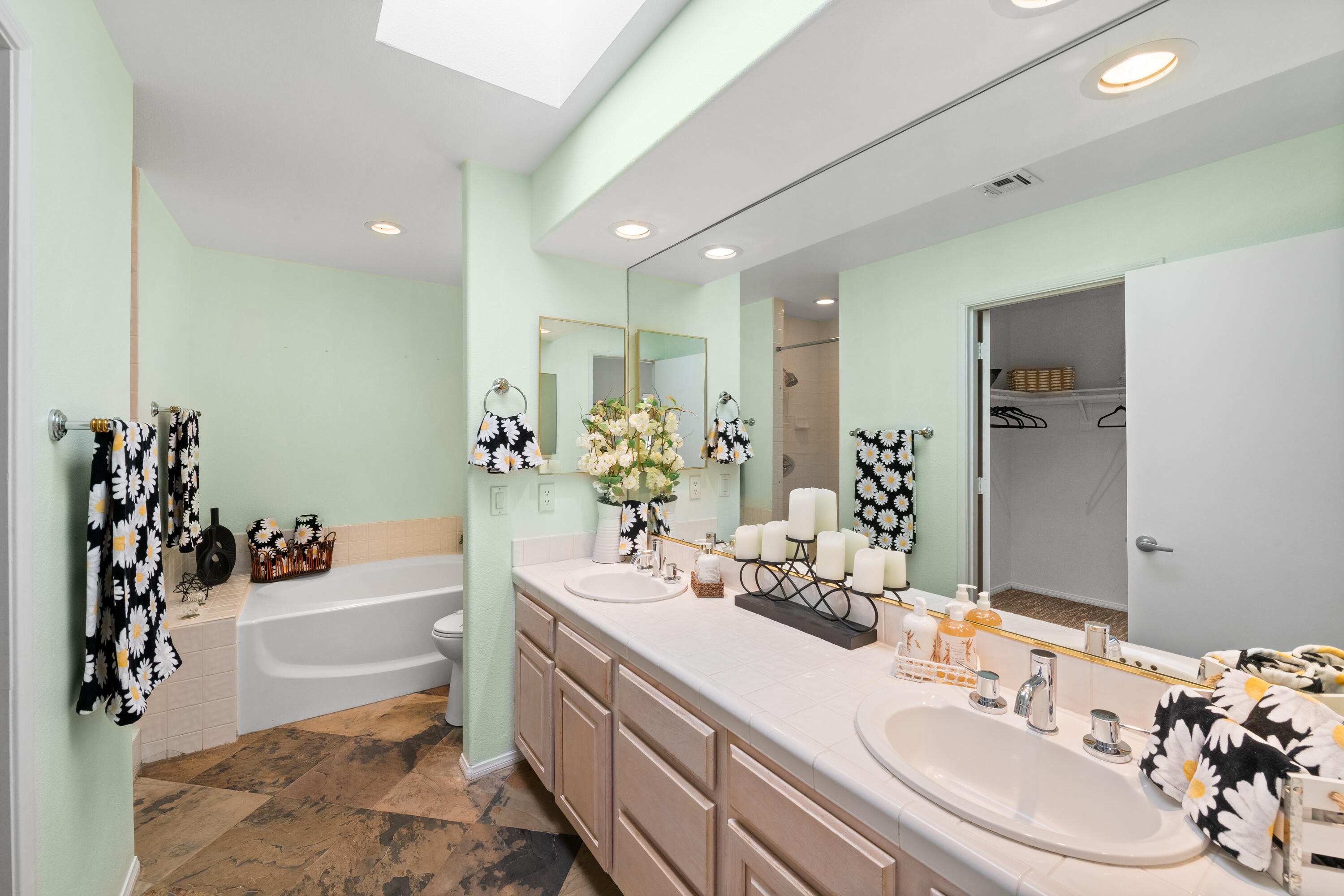 54465 Avenida Alvarado