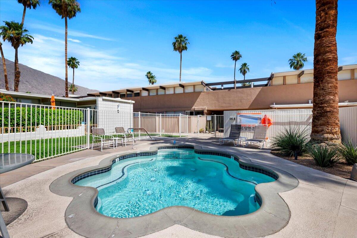 1111 E Palm Canyon DR Unit: 118