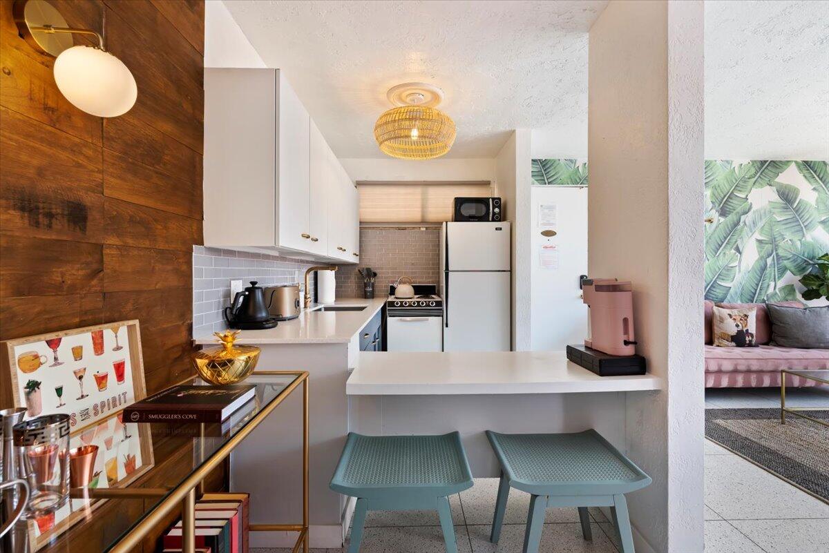 1111 E Palm Canyon DR Unit: 118