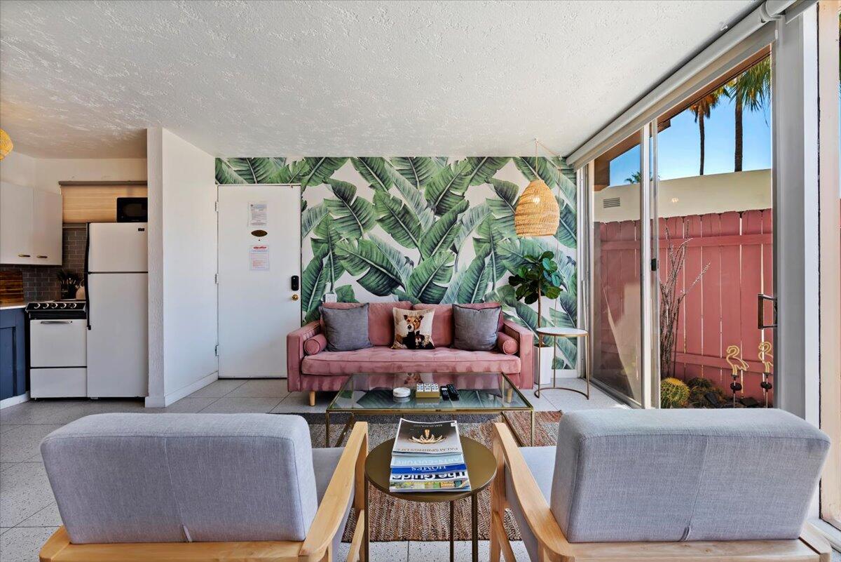 1111 E Palm Canyon DR Unit: 118