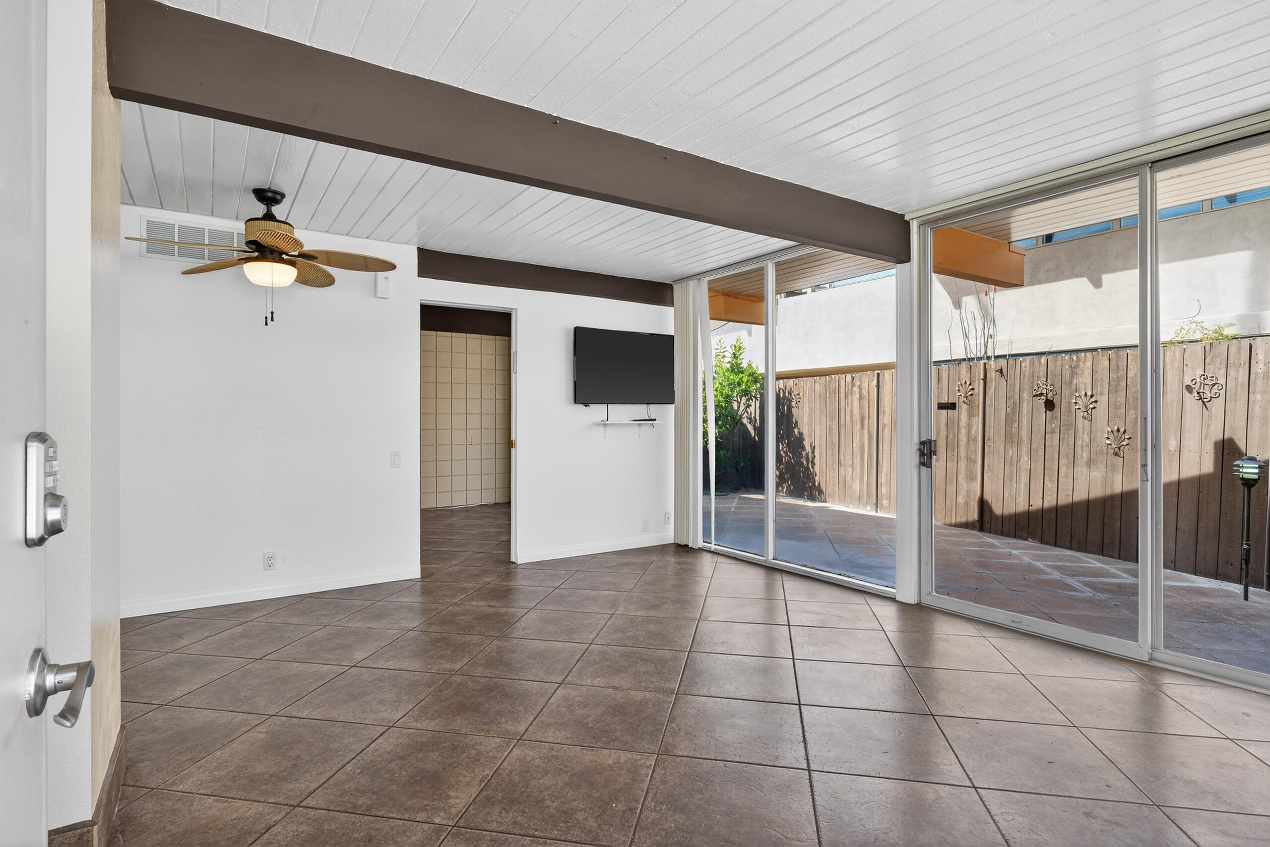 1111 E Palm Canyon DR Unit: 318