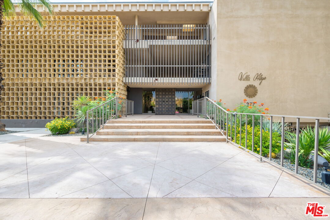 277 E Alejo Rd Unit: 219