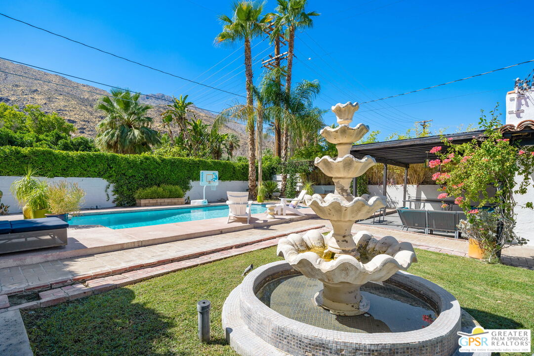 1861 S Palm Canyon Dr
