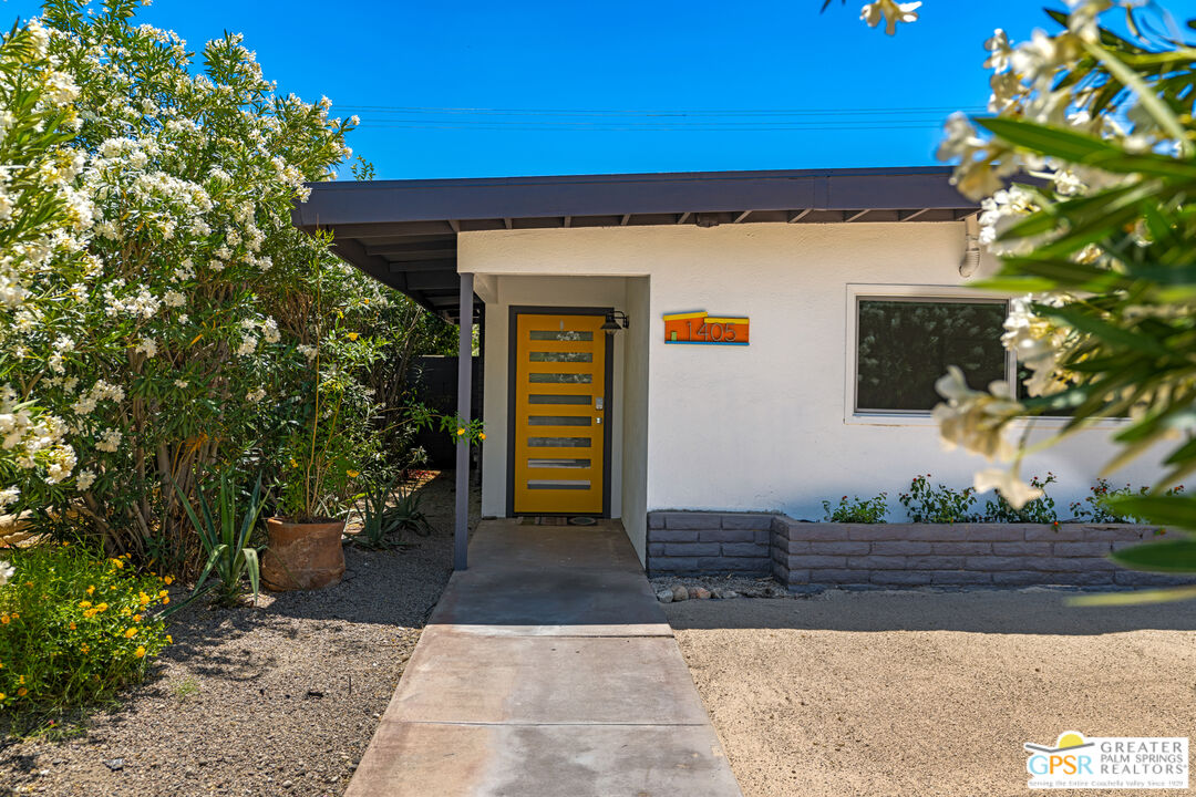 1405 E Tachevah Dr