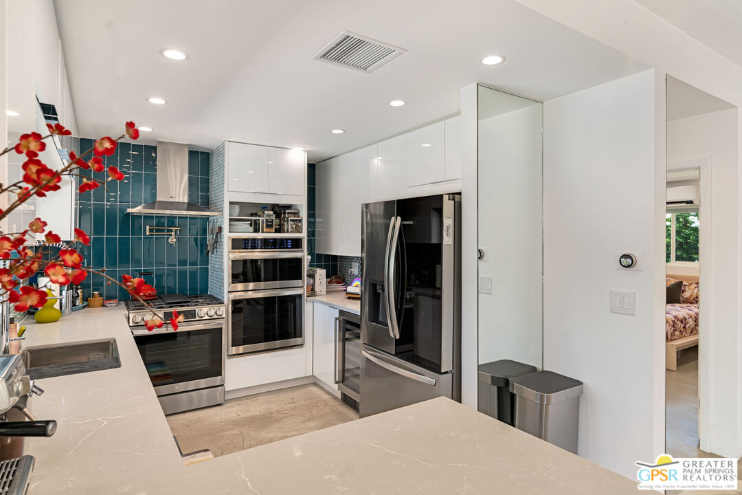 1405 E Tachevah Dr