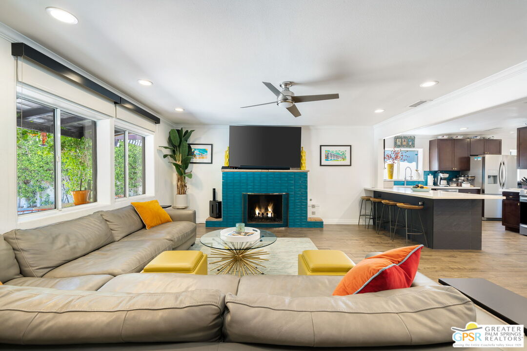 1861 S Palm Canyon Dr