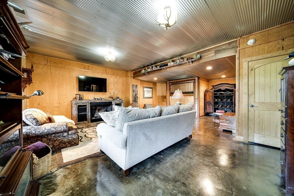 59 Russell Ln