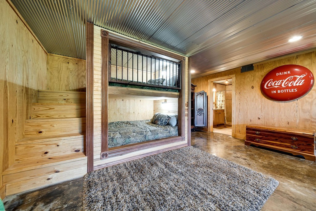 59 Russell Ln
