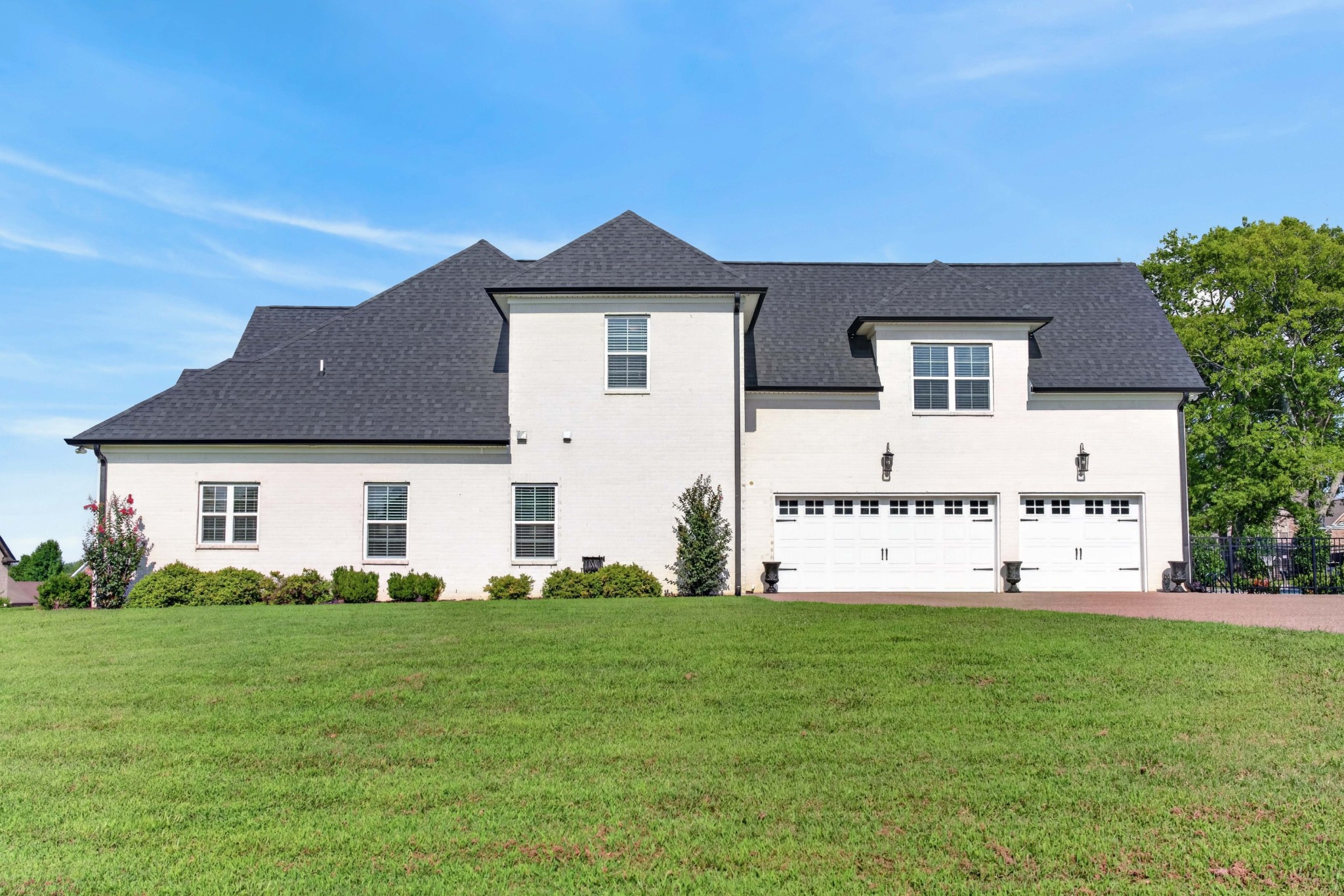 305 Fannis Cir