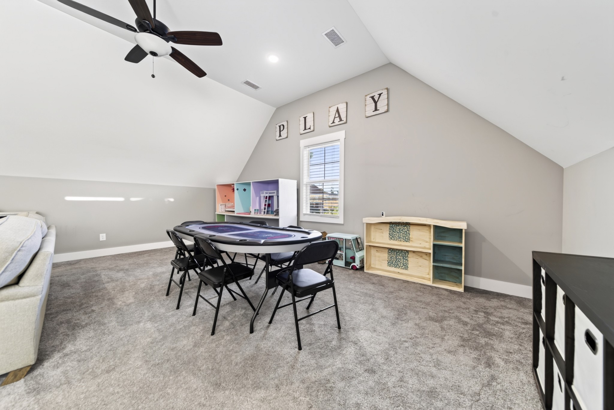 305 Fannis Cir