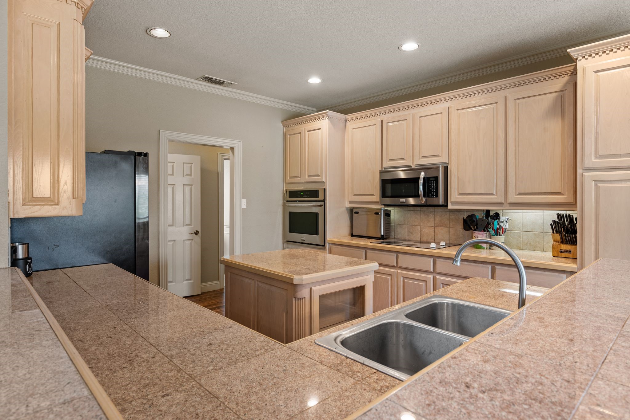 3409 Foot Hills Drive