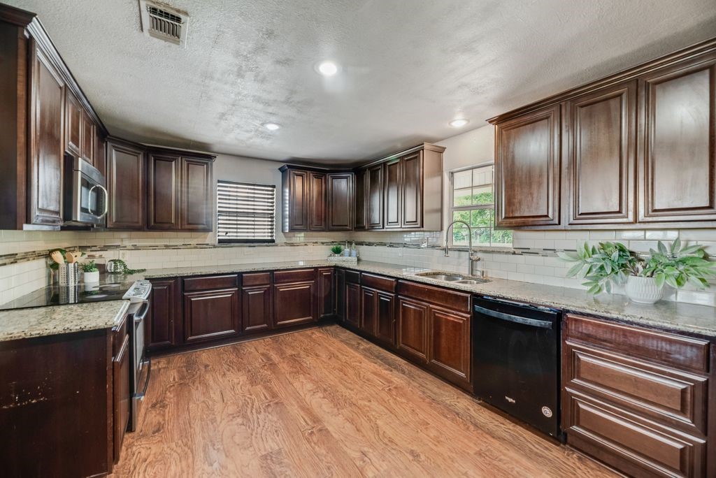 10752 County Road 312