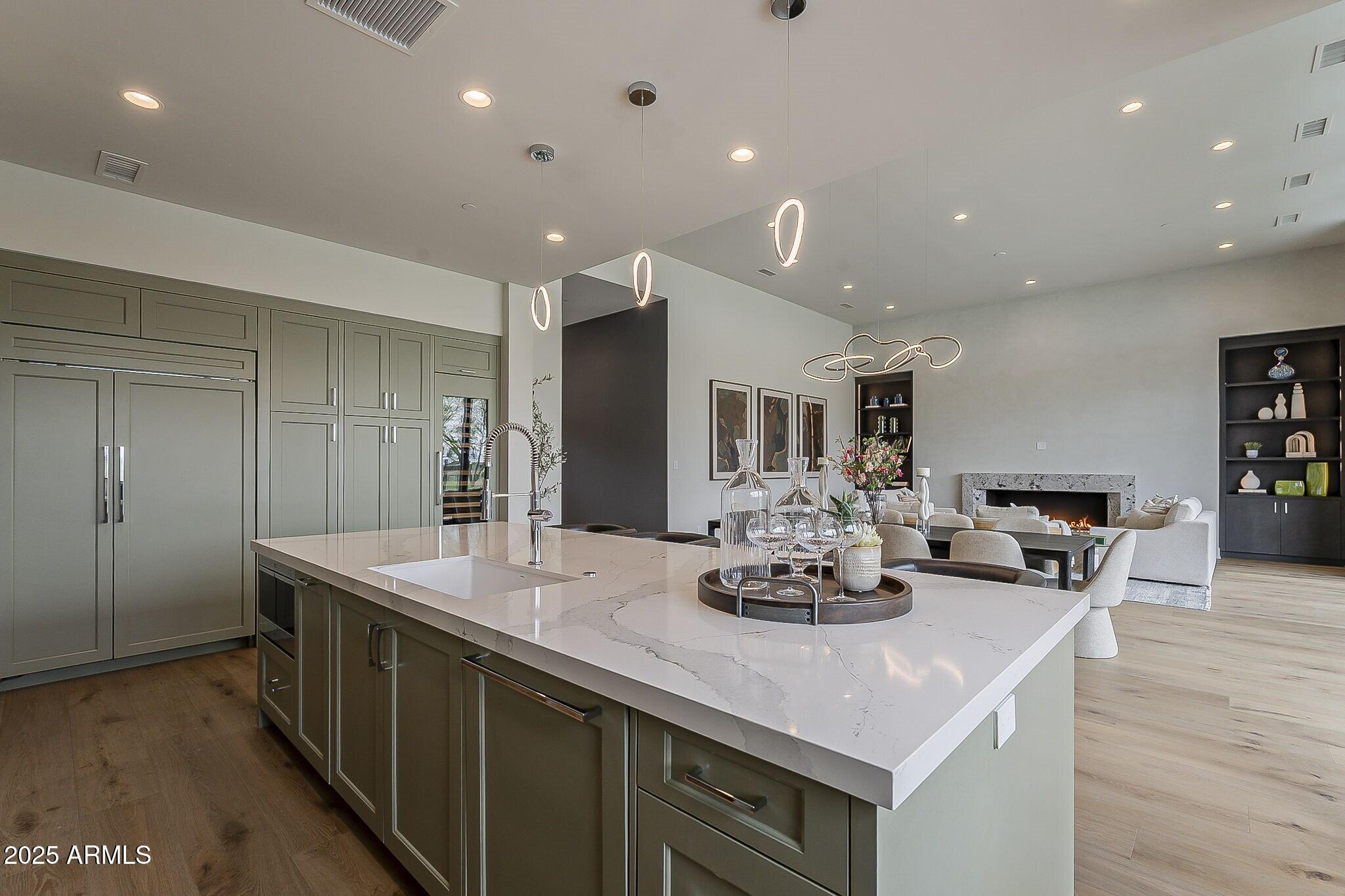 37200 N CAVE CREEK Road, 1023