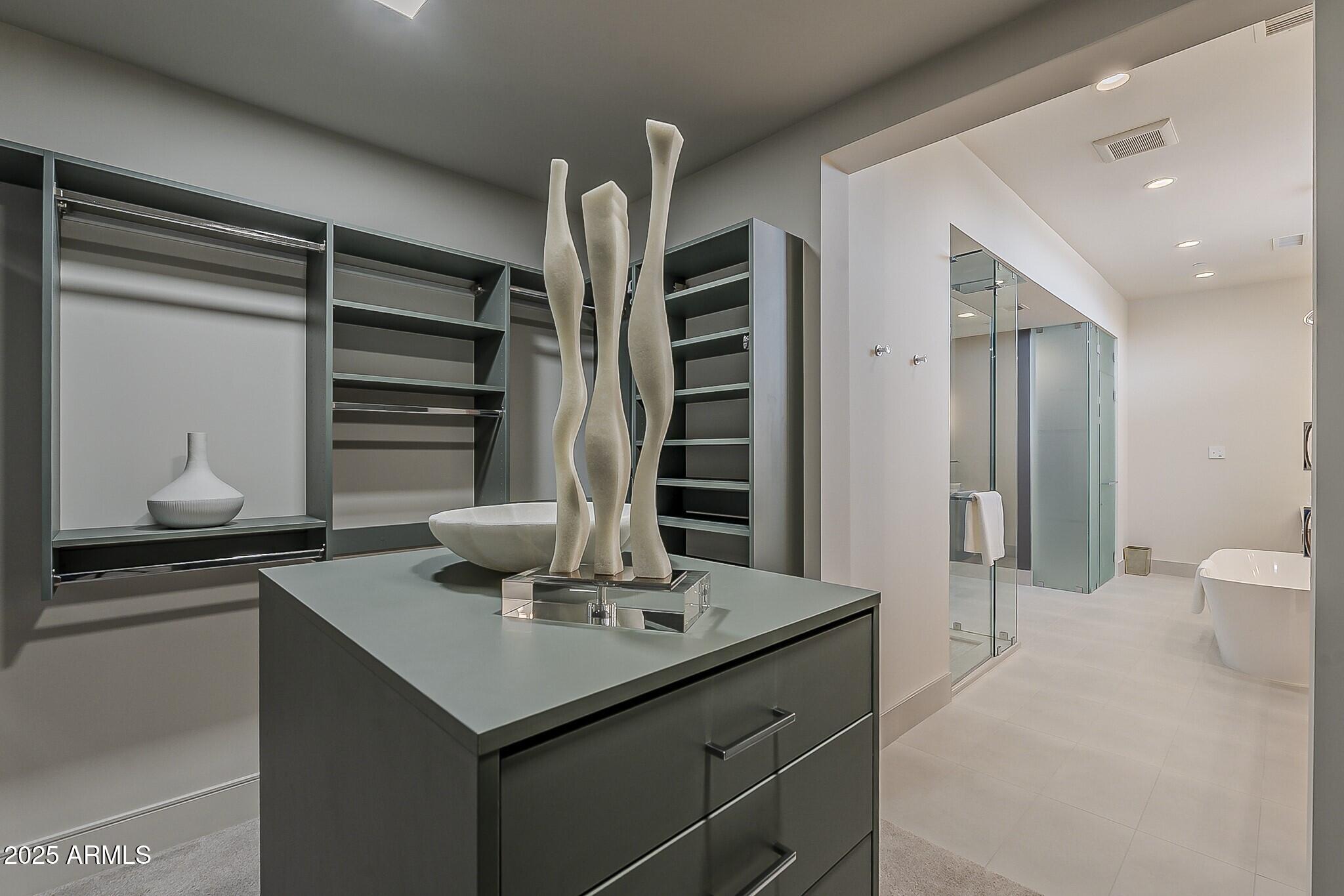 37200 N CAVE CREEK Road, 1023