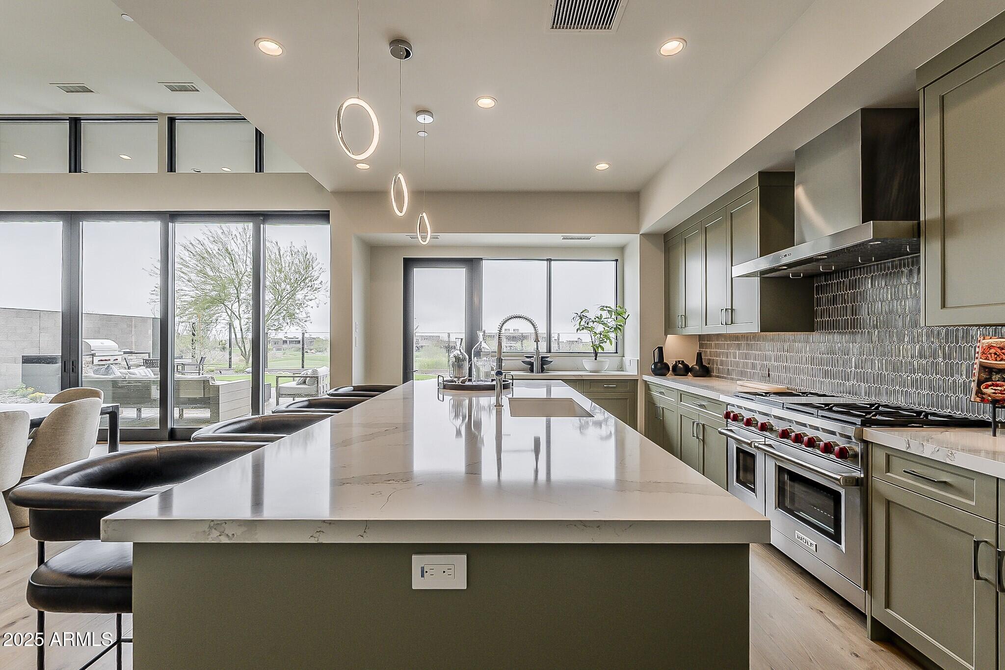 37200 N CAVE CREEK Road, 1023