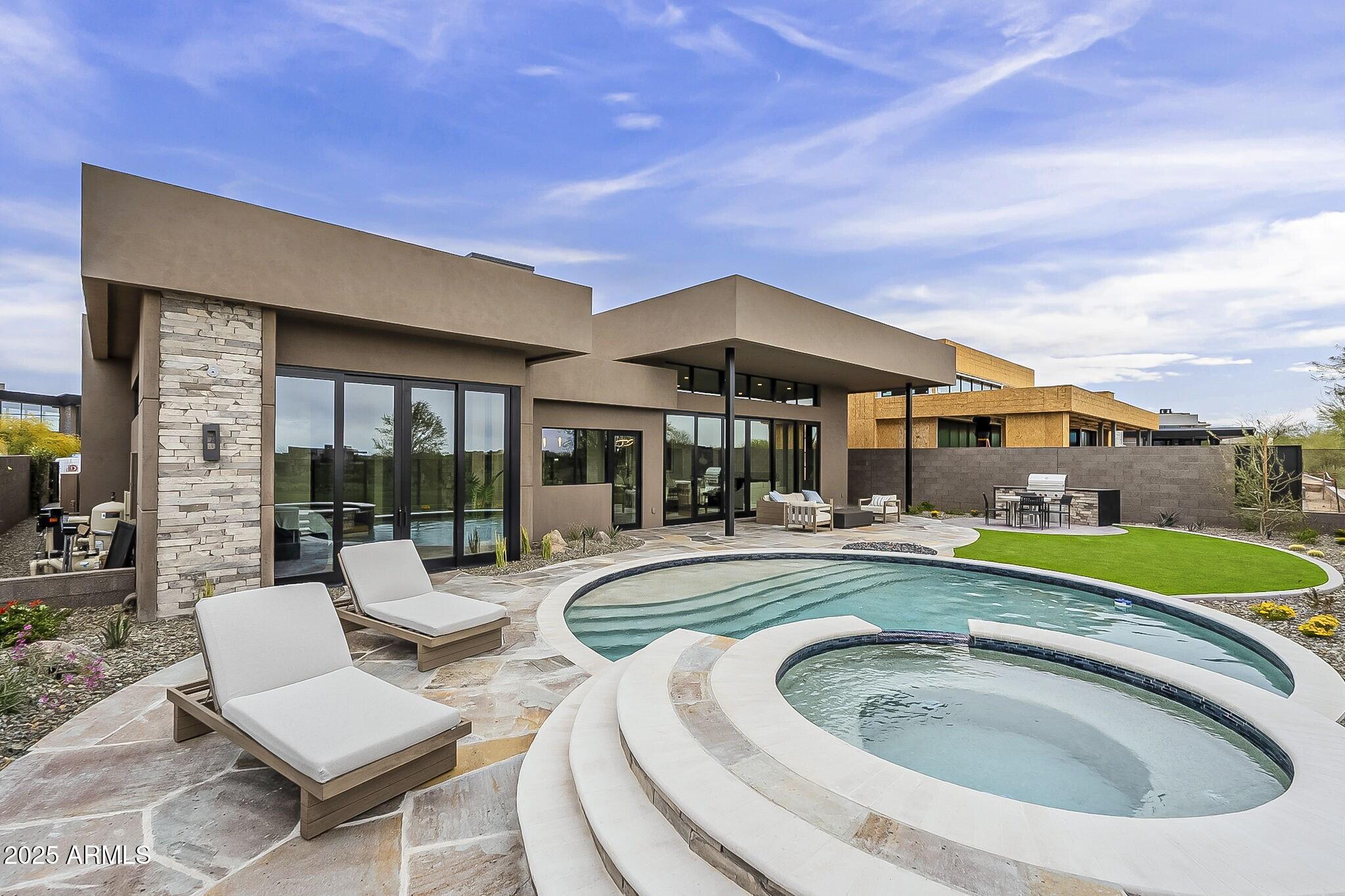 37200 N CAVE CREEK Road, 1023