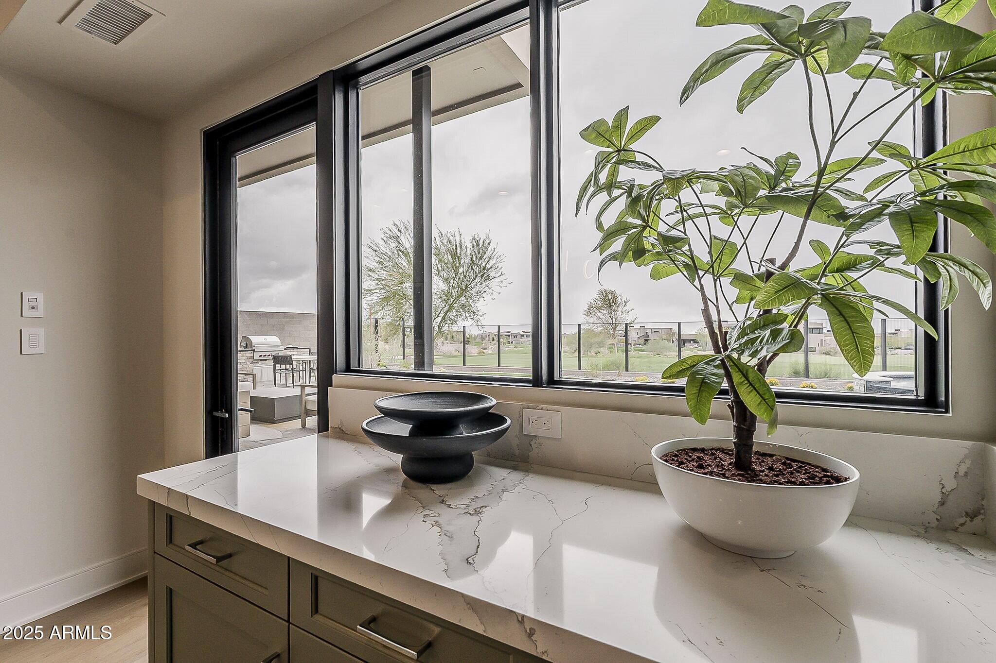 37200 N CAVE CREEK Road, 1023