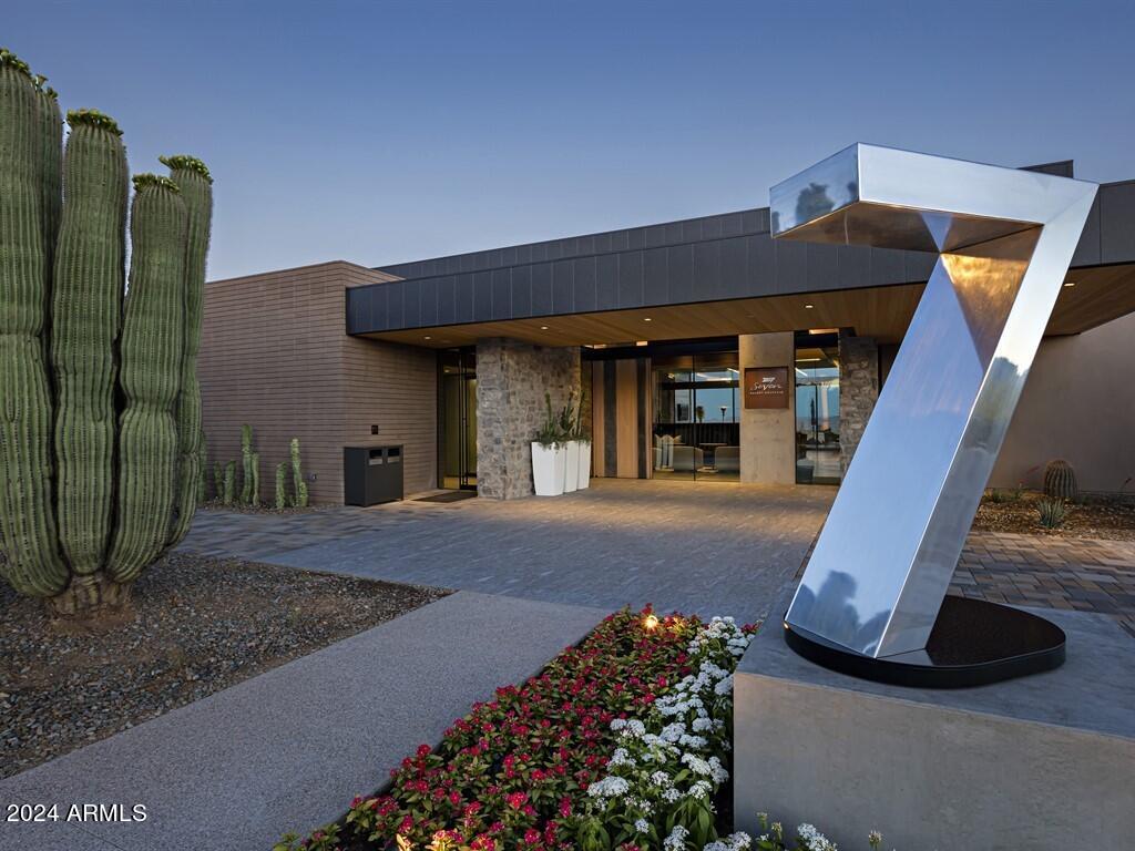 37200 N CAVE CREEK Road, 1023