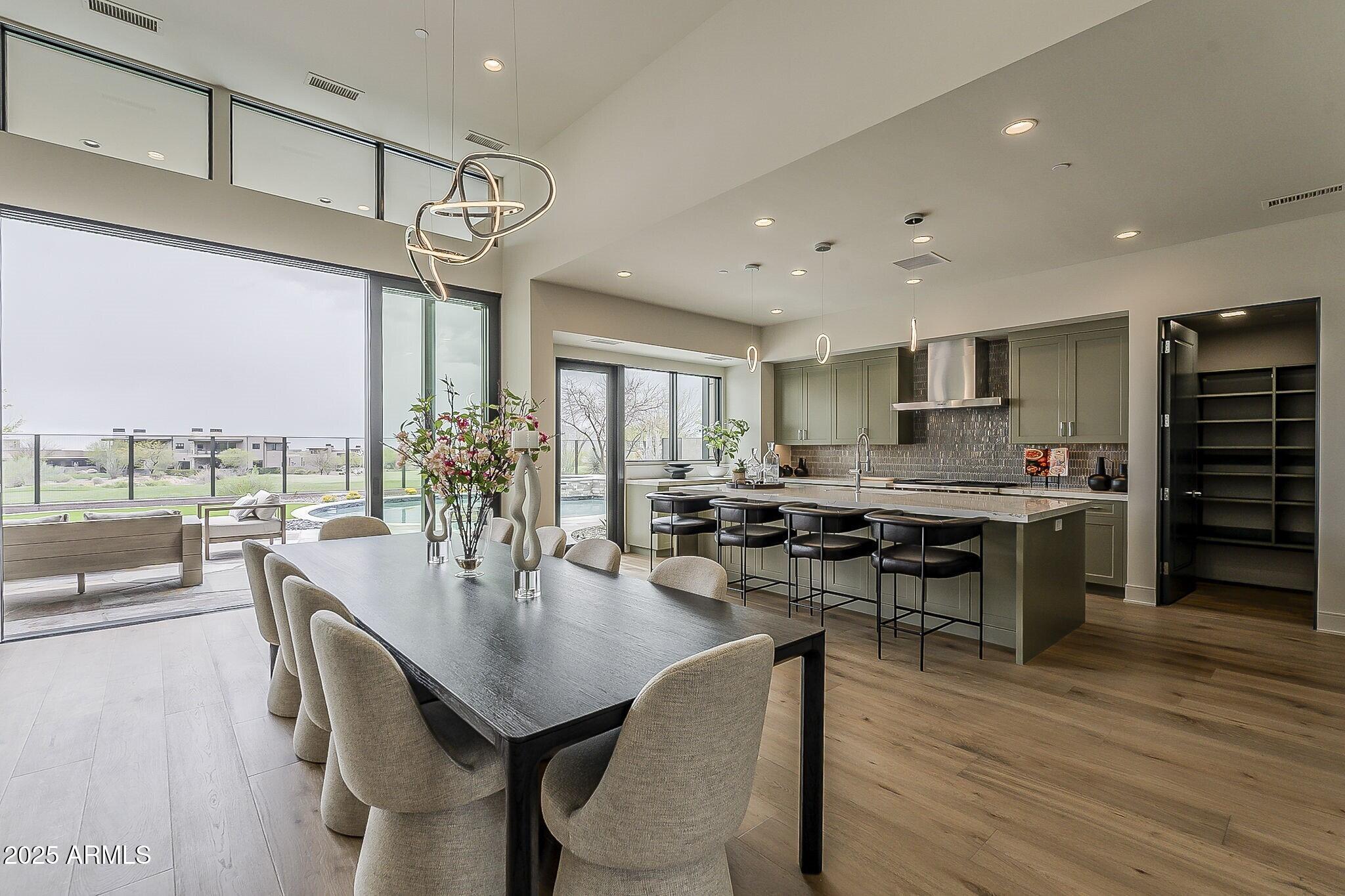 37200 N CAVE CREEK Road, 1023