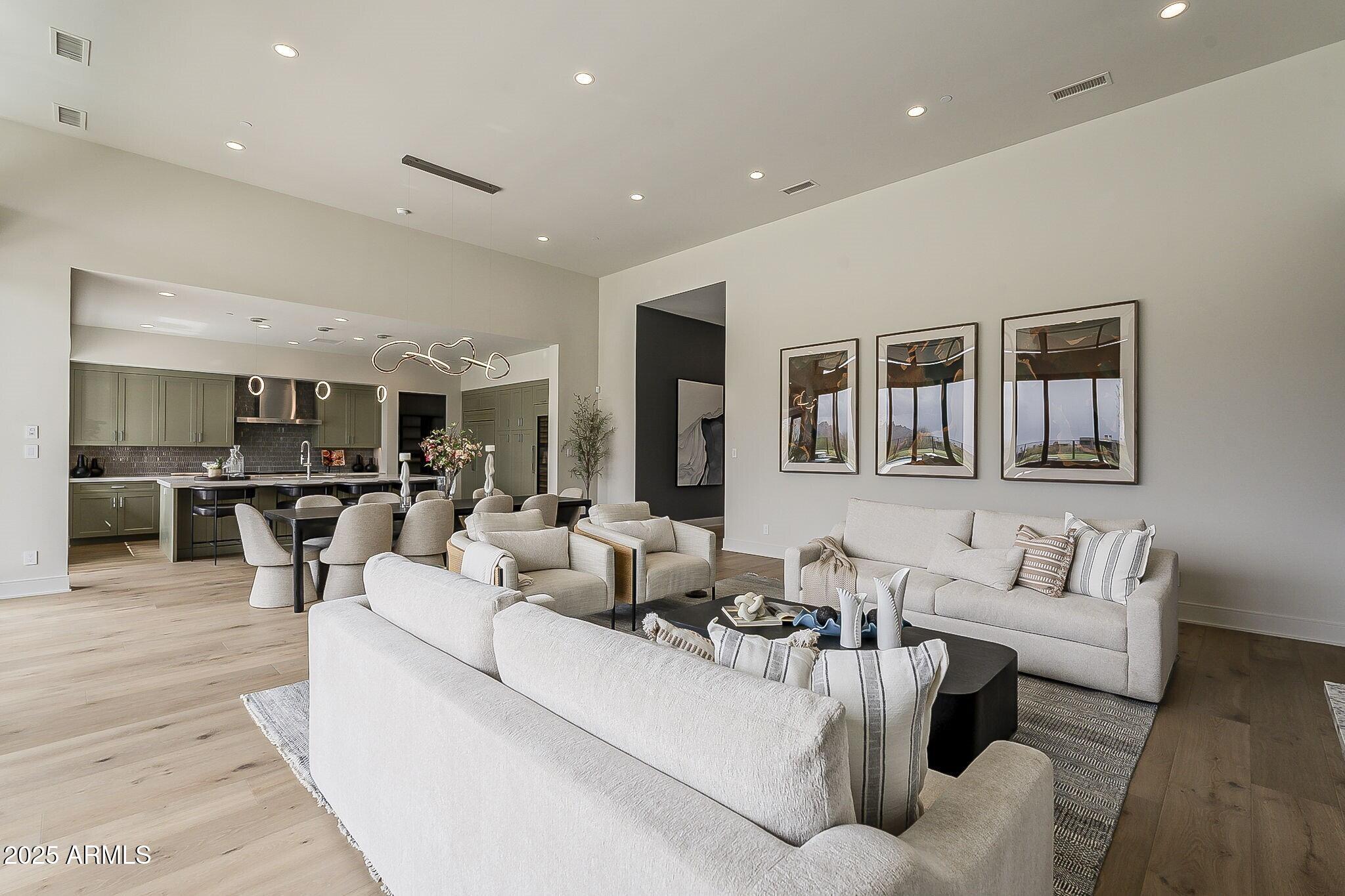 37200 N CAVE CREEK Road, 1023