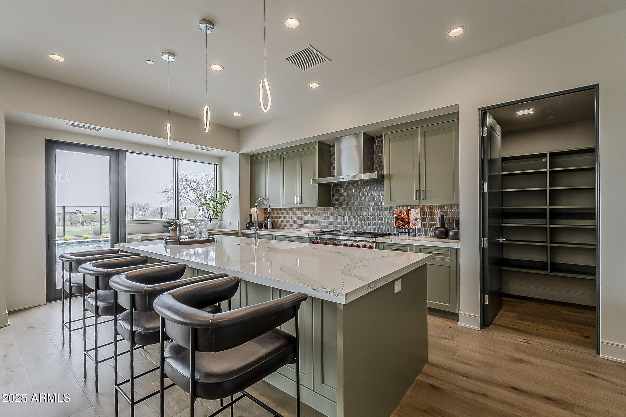 37200 N CAVE CREEK Road, 1023