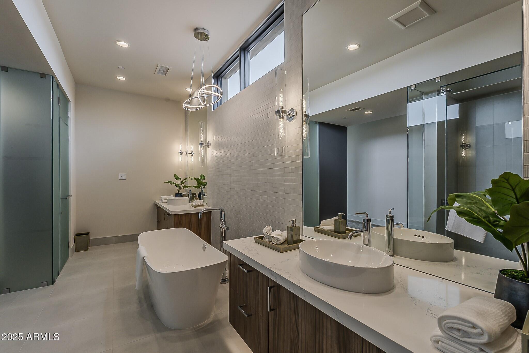 37200 N CAVE CREEK Road, 1023
