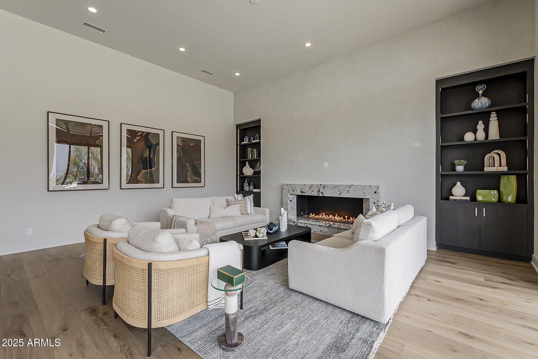 37200 N CAVE CREEK Road, 1023