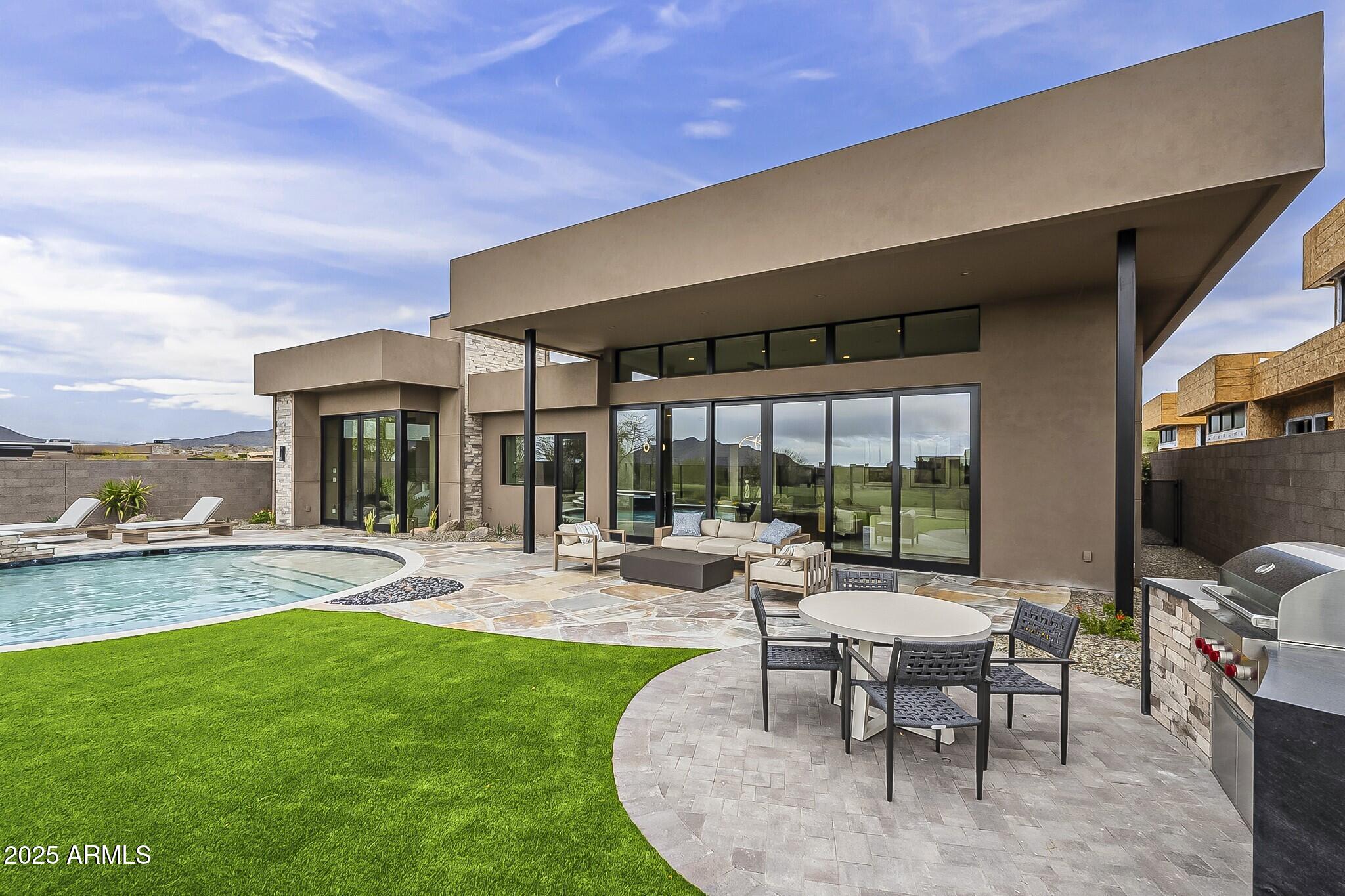 37200 N CAVE CREEK Road, 1023