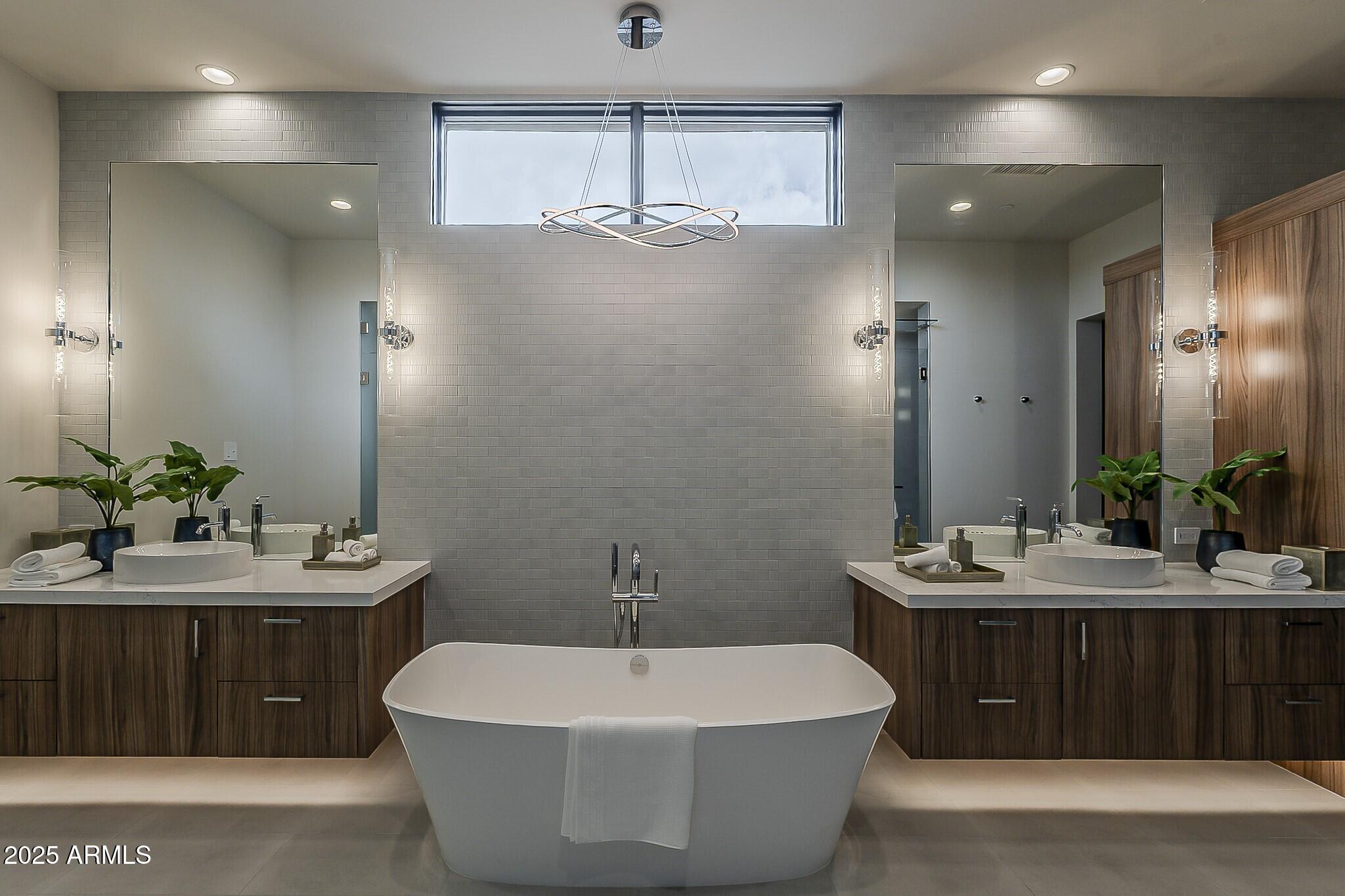 37200 N CAVE CREEK Road, 1023