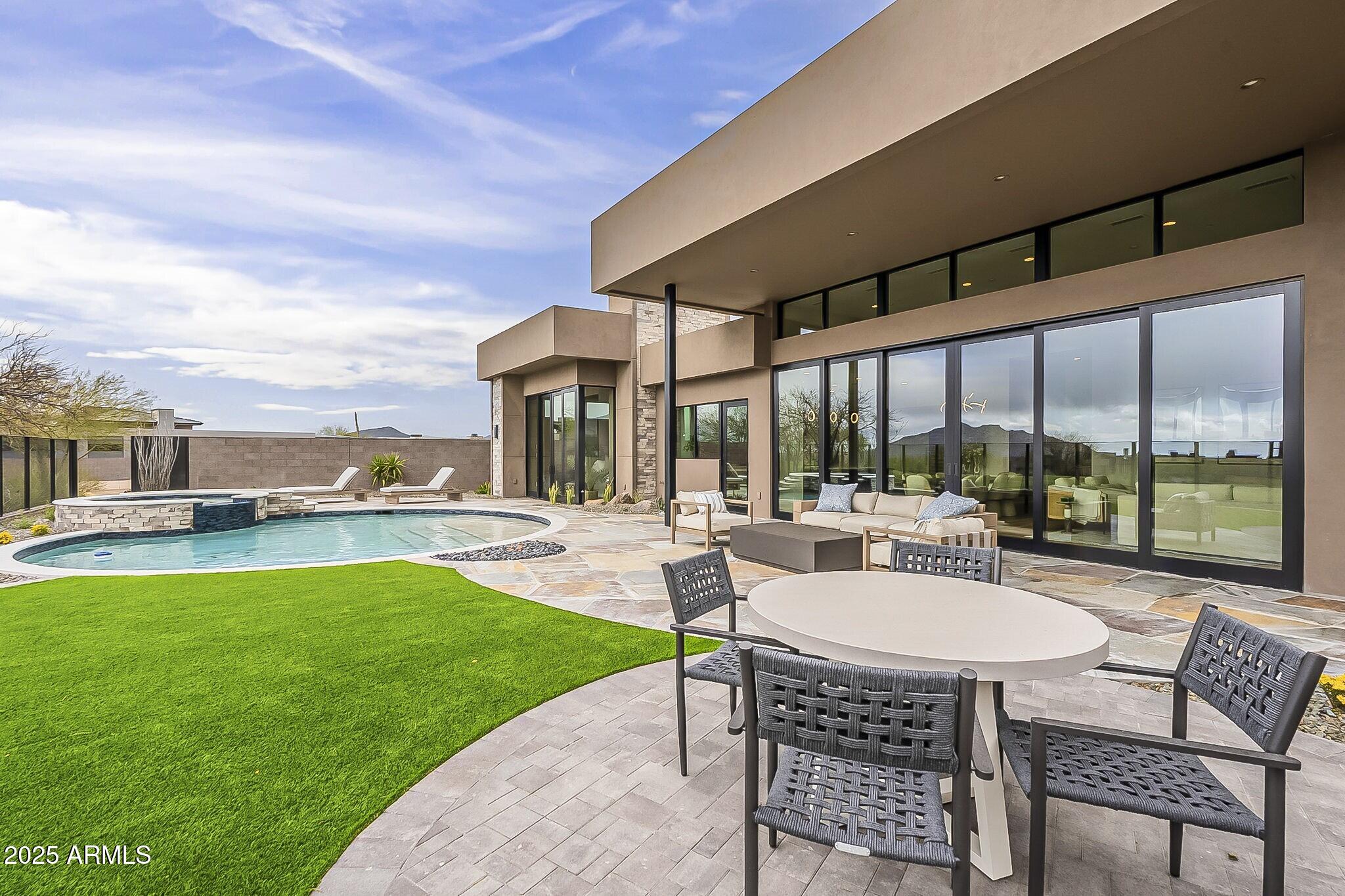 37200 N CAVE CREEK Road, 1023
