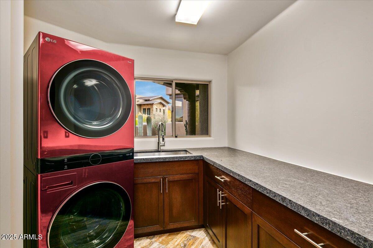 10712 E PROSPECT POINT Drive