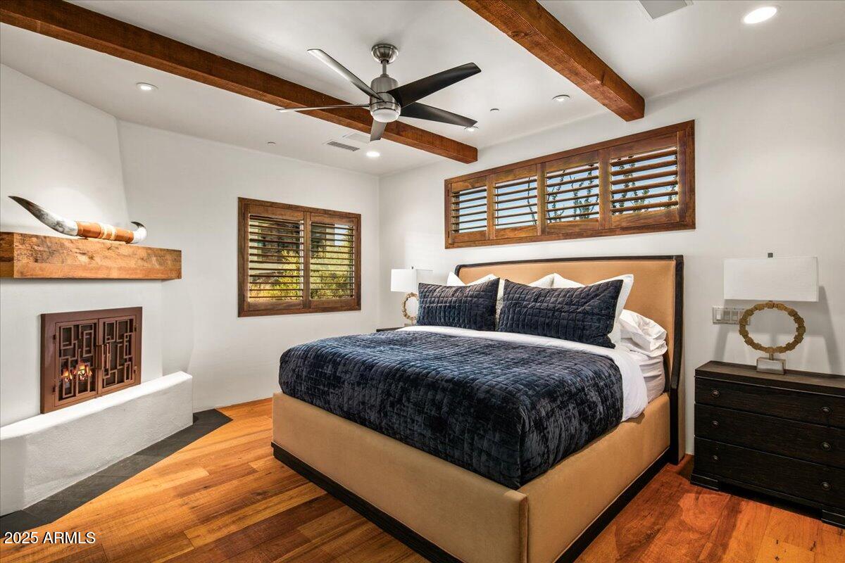 10712 E PROSPECT POINT Drive