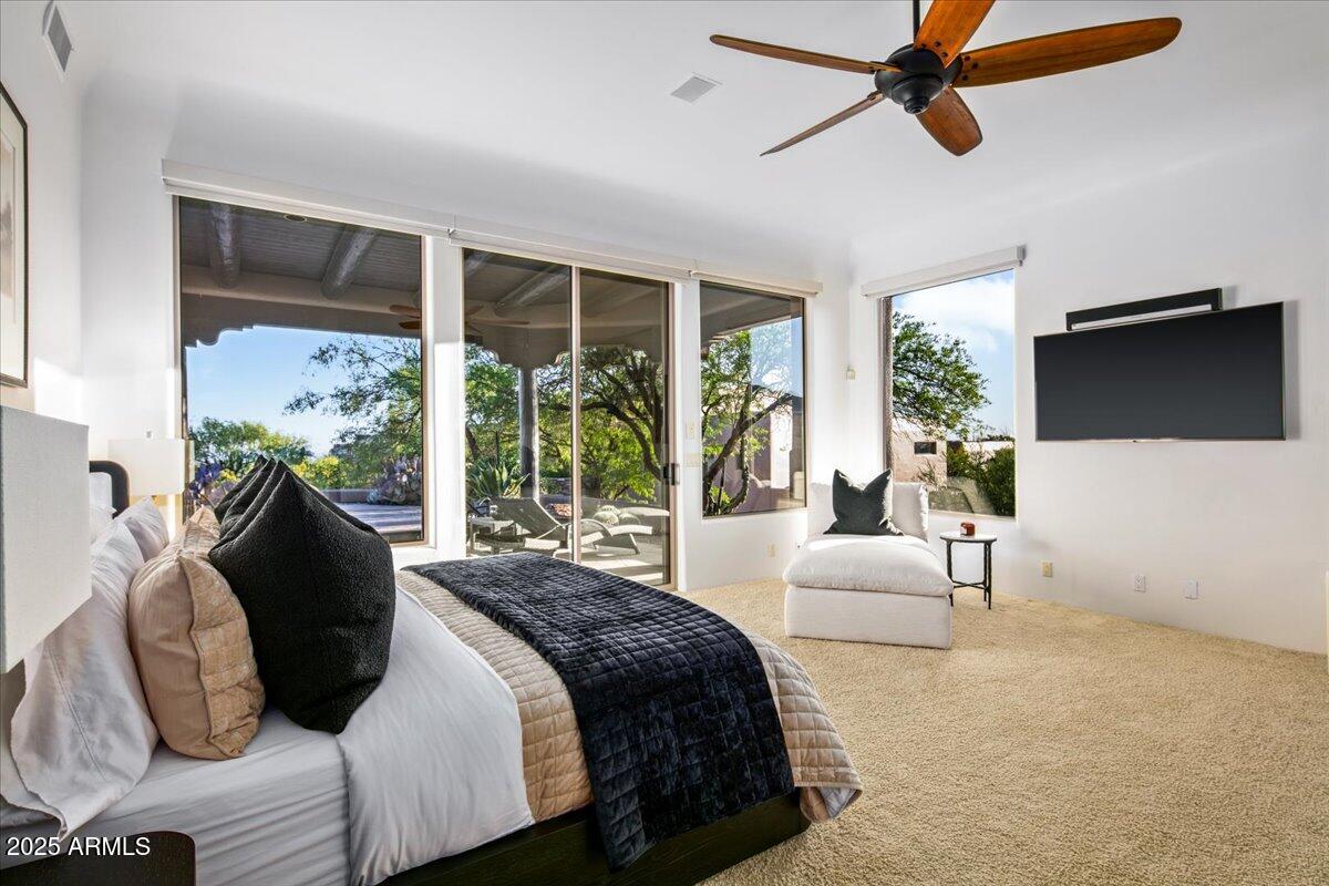 10712 E PROSPECT POINT Drive